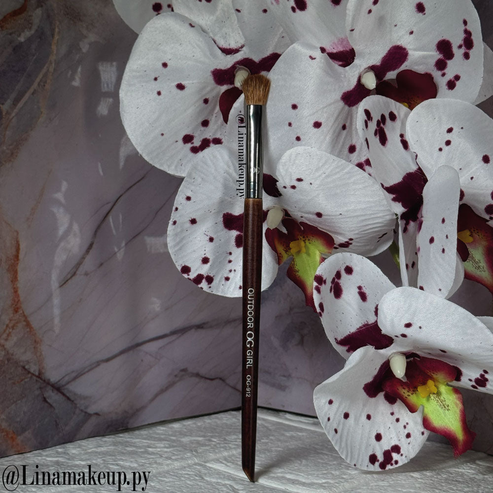 Brocha mediana para difuminar ojos / Blending grande OG-912